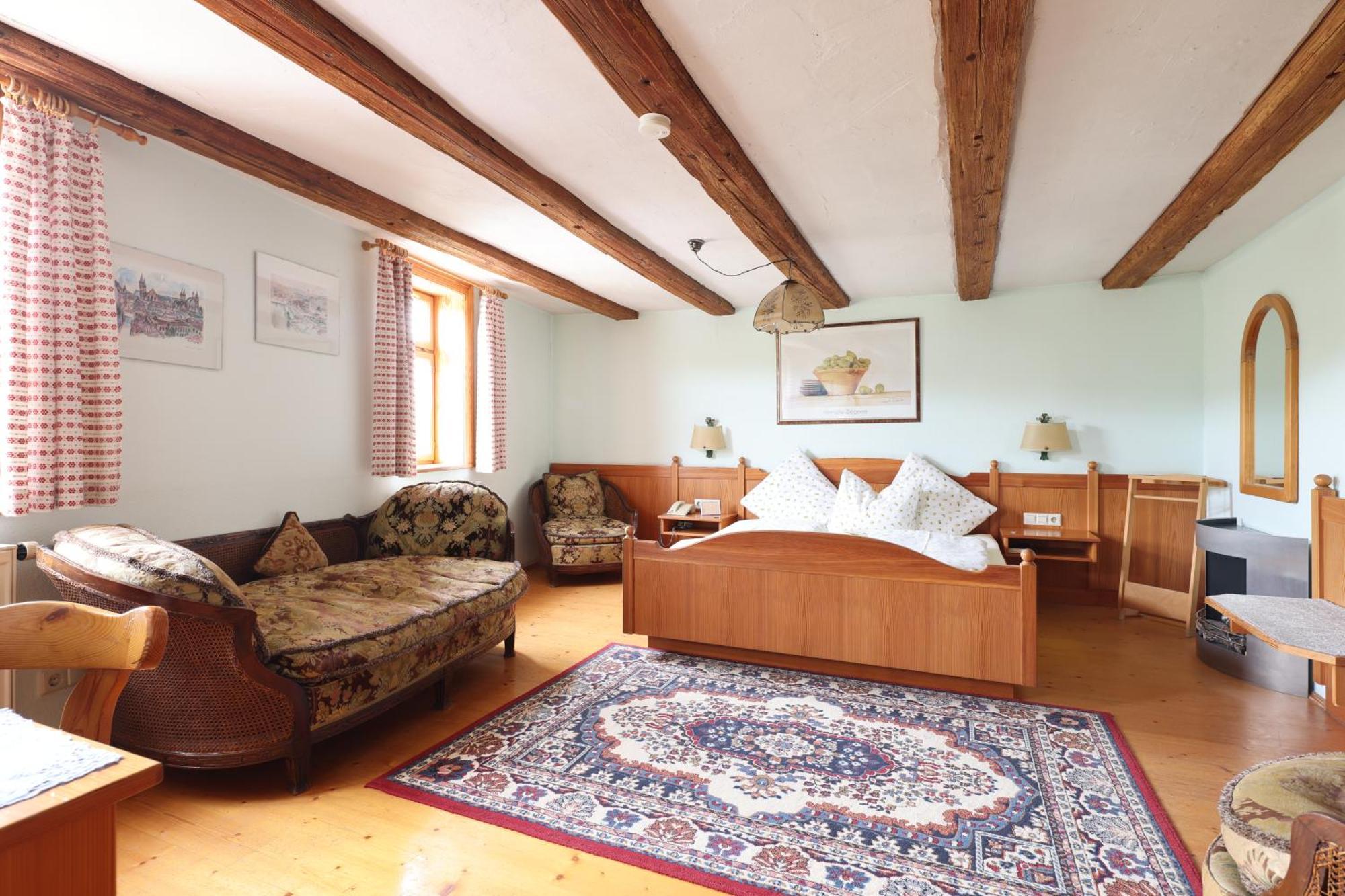 Hotel-gasthof-schiff Winterhausen